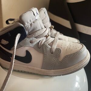 Nike Kids Mid-Top Sneakers in White, Gray & Navy